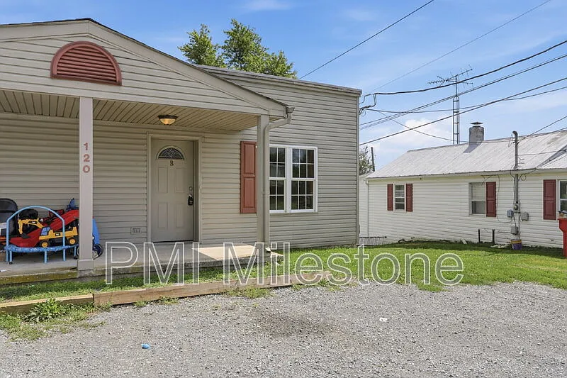 2 bed, 1.0 bath, 900 sqft, $1,330 — Photo 3