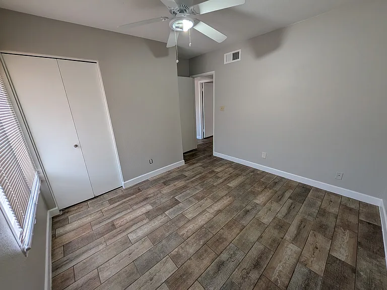 624 N Santa Barbara #3 — Photo 10