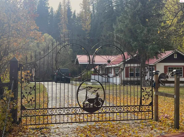 84 Highland Flats Rd, Naples, ID 83847