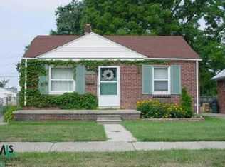 27739 E Grant St, Saint Clair Shores, MI