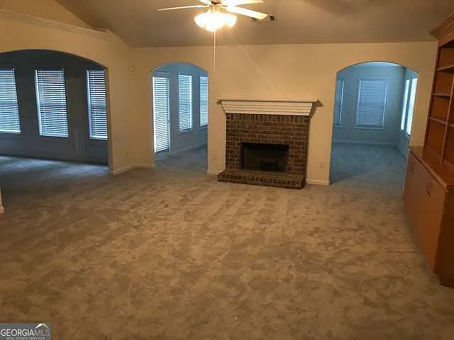 225 Lexington Cir — Photo 6