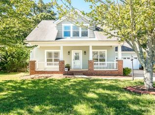8602 Castle Cliff Dr, Matthews, NC 28104