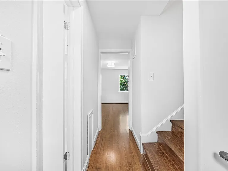 9514 Edgeley Rd — Photo 17