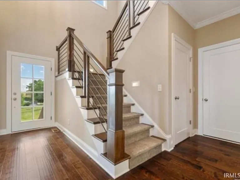 600 Whitetail Ct — Photo 2