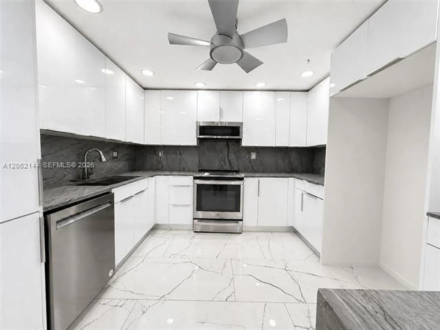 290 174th St cu-1005, Sunny Isles Beach, FL 33160 — Photo 1