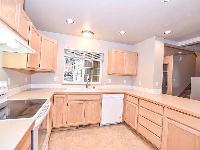 1320 Mills Landing Ct SE — Photo 5