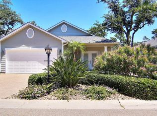 22 Camellia Cir, Rockport, TX 78382