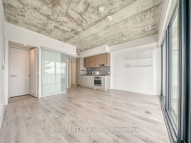 161 Roehampton Ave #3205 — Photo 14
