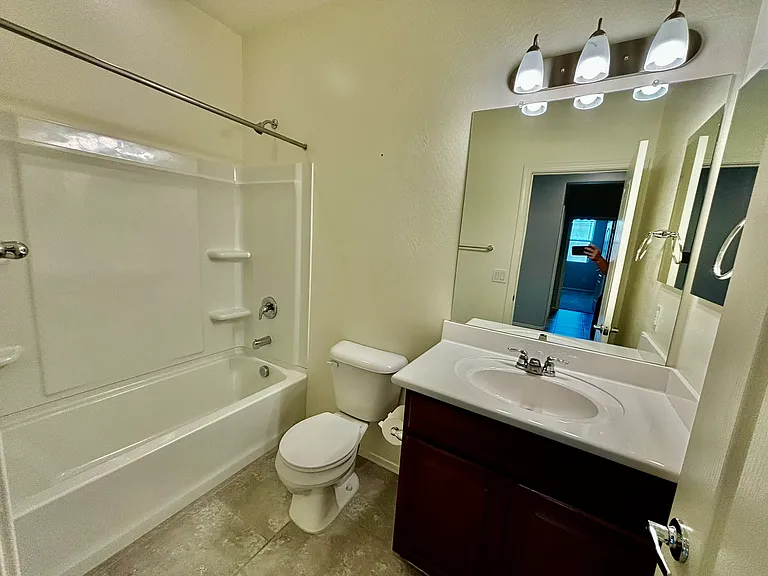 1549 E Kingman Pl — Photo 21