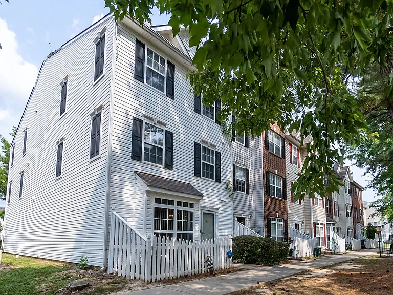 8650-112 Neuse Landing Ln — Photo 3
