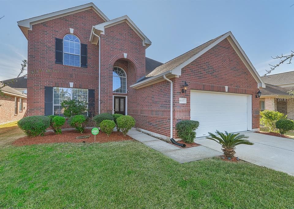 1st image of 6807 Chester Oak Dr