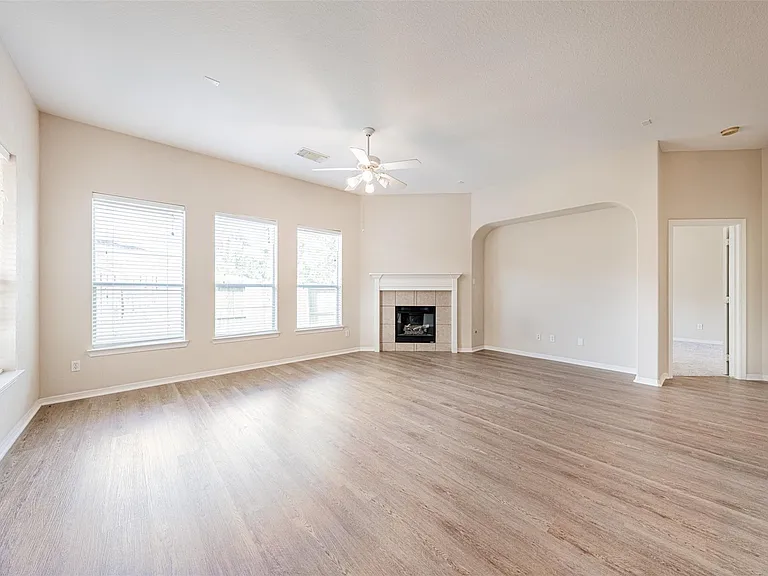 13727 Charterhouse Way — Photo 28