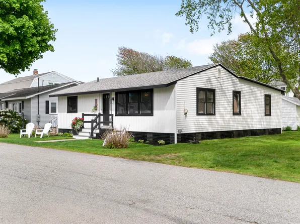 76 N Tibbetts Avenue, Wells, ME 04090