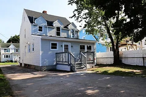 Building Photo - 53 Clifton St