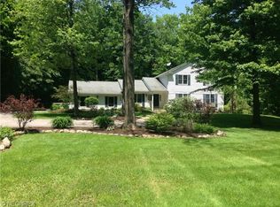 17208 Wood Acre Trl, Chagrin Falls, OH 44023