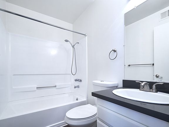 Grove Acre #9 bath