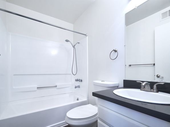 215 Grove Acre Ave #1160666