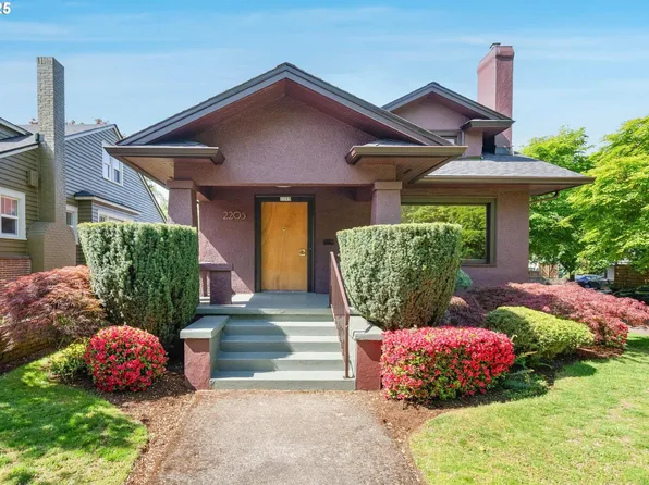 2205 SE Ladd Ave, Portland, OR 97214