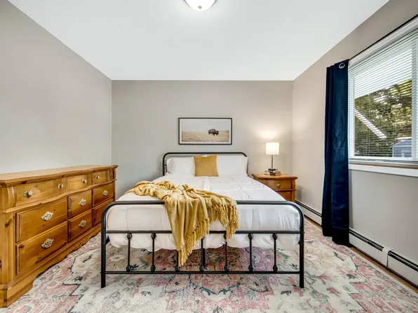 629 1st Ave W #7, Cambridge, MN 55008