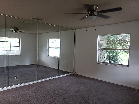 Mirrored wall in Livingroom