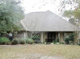 8005 Clamshell Ave, Ocean Springs, MS 39564