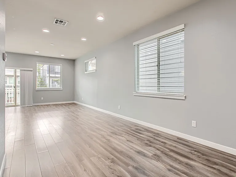 14060 SW Compass Dr — Photo 17