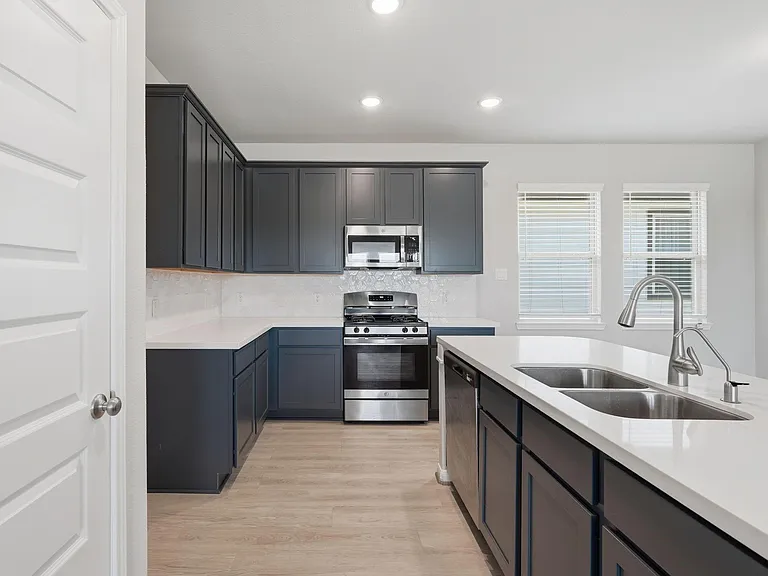 10406 Milford Woods Ln — Photo 17
