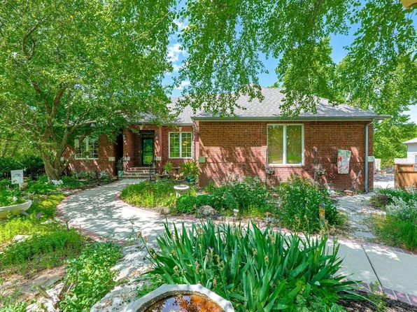 9129 N Seneca St, Valley Center, KS 67147