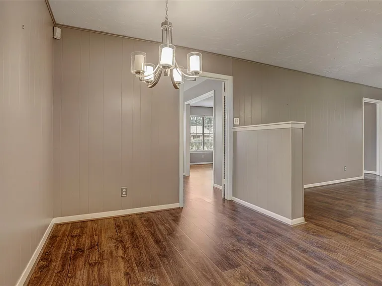 9631 Fairdale Ln — Photo 7