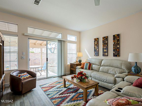 4th image of 585 W Parkwood Ct