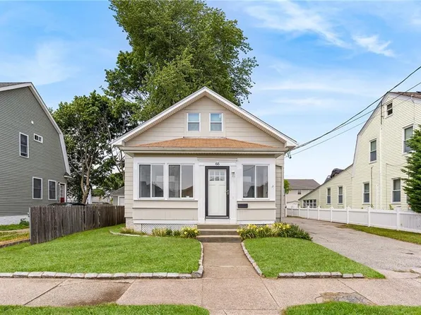 66 Crescent Rd, Pawtucket, RI 02861