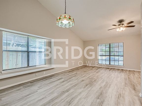 3rd image of 9009 Davis St