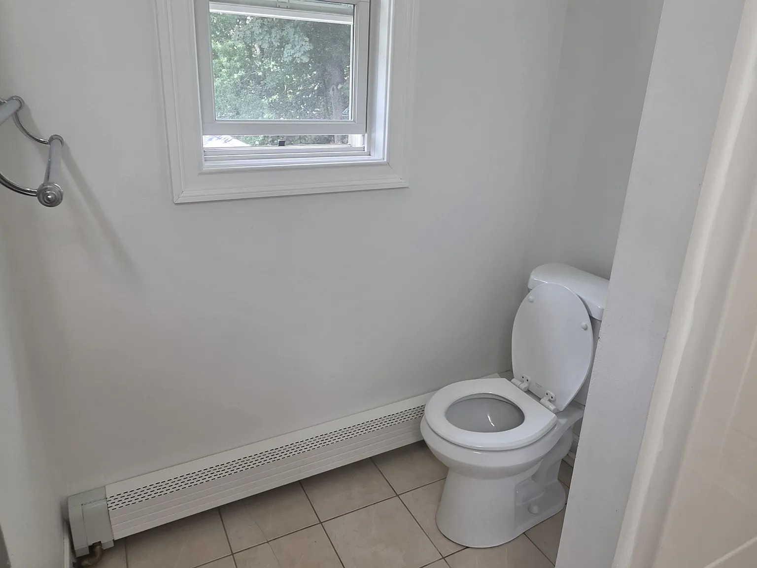 3 bed, 1.5 bath, 1300 sqft, $2,450 — Photo 4