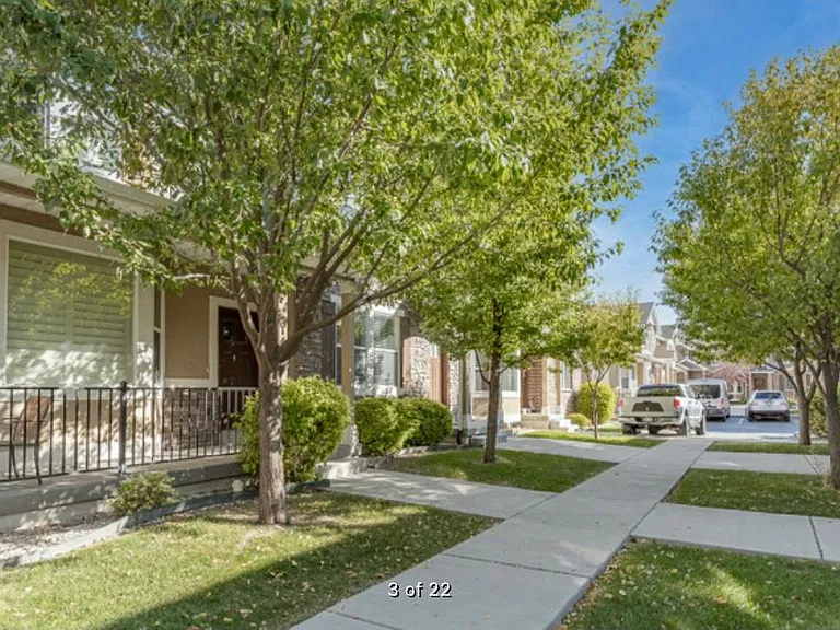 255 W 2700 N #15 — Photo 2