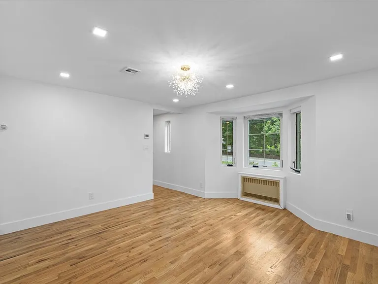 115 Old Mill Rd — Photo 12