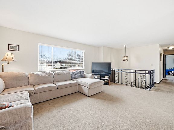 5th image of 3992 Hilltop Dr
