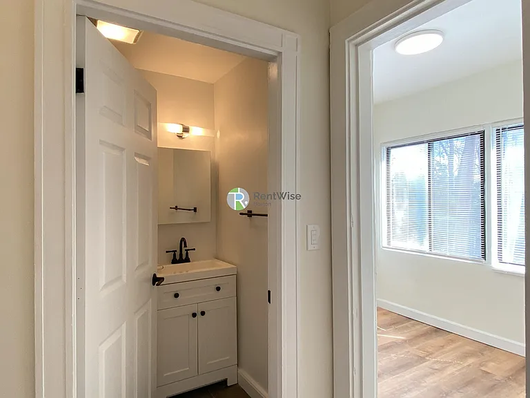 230 Walnut St #24 — Photo 15