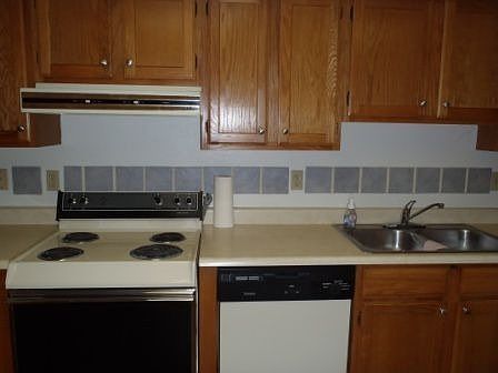 2nd image of 640 E Franklin Ave APT 2