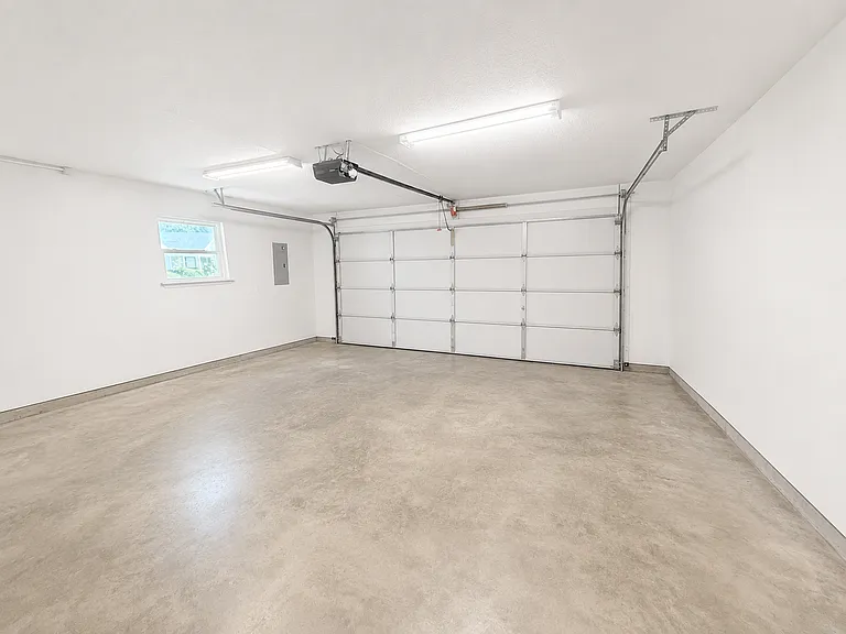 212 Muskogee Ct — Photo 13