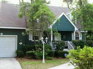 8 Castle Point Rd, Bluffton, SC 29910