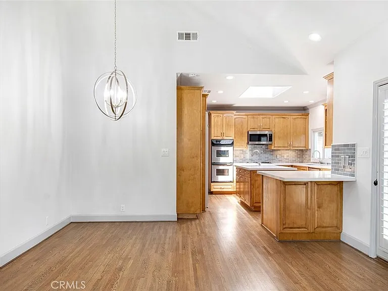 8848 Ashcroft Ave — Photo 22