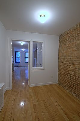 4th image of 212 E 88th St #2B