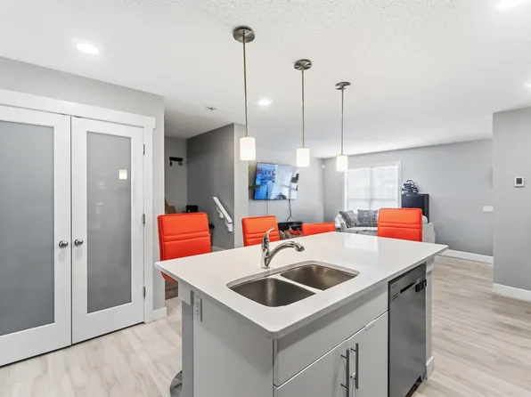1313 Chappelle Blvd SW, Edmonton, AB T6W 3S2
