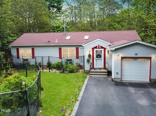 1913 Horseshoe Bnd, Tobyhanna, PA 18466