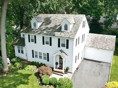 33 Reynolds Rd, Glen Cove, NY, 11542