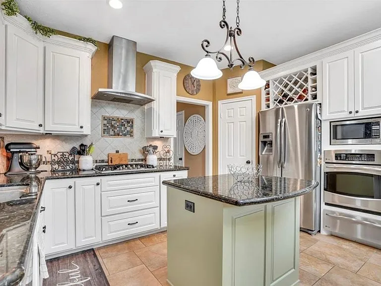 18214 Spruce Creek Dr — Photo 13