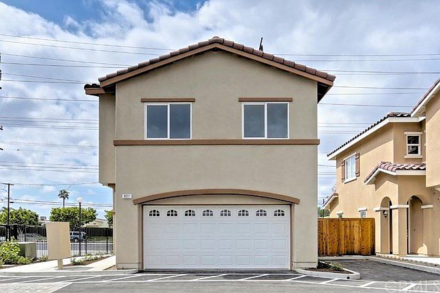 1st image of 921 S Belterra Way