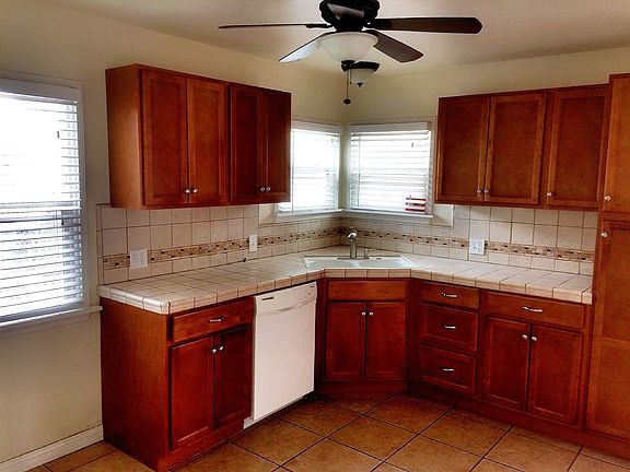 4th image of 5122 Myrtus Ave
