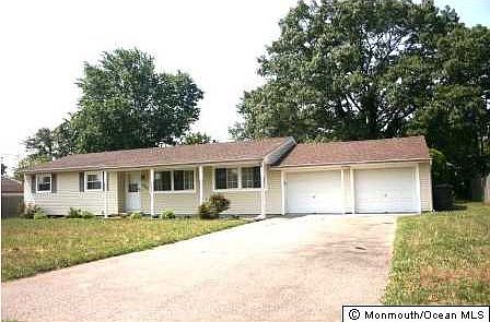 1st image of 1015 Crystal Dr