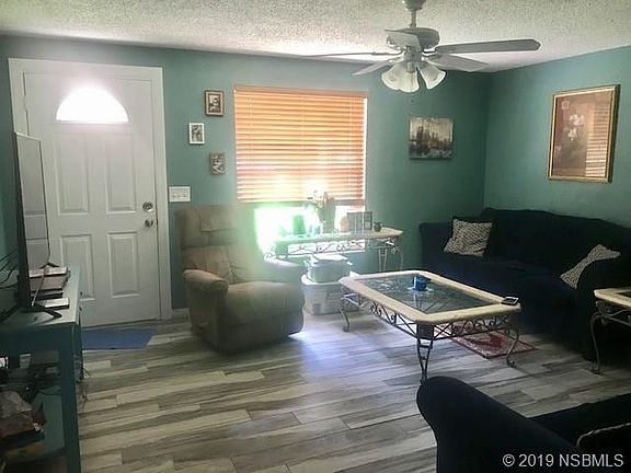 3rd image of 831 Valencia Ave